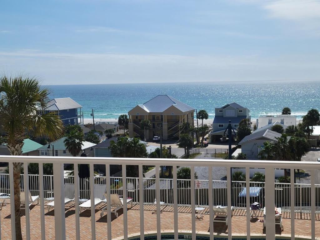 Spectacular 5th Floor Gulf View In Panama Beach, Just Steps Away From The Apartment